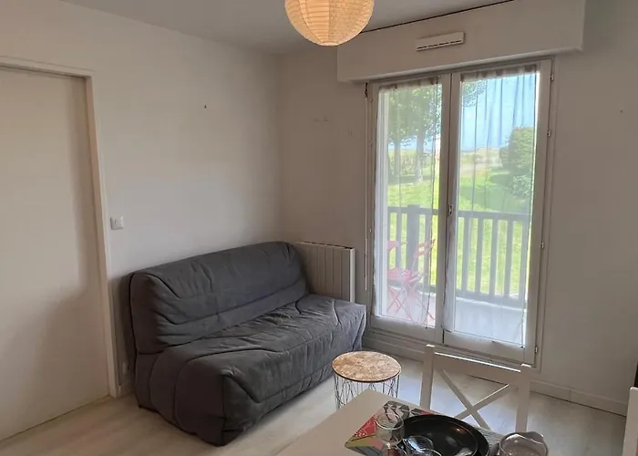 2 Pieces En Rez-de-chaussee Dans Avec Acces Direct A La Διαμέρισμα