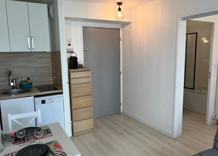 2 Pieces En Rez-de-chaussee Dans Avec Acces Direct A La Διαμέρισμα