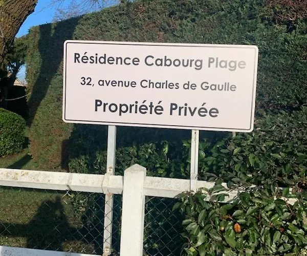 Διαμέρισμα 2 Pieces En Rez-de-chaussee Dans Avec Acces Direct A La *